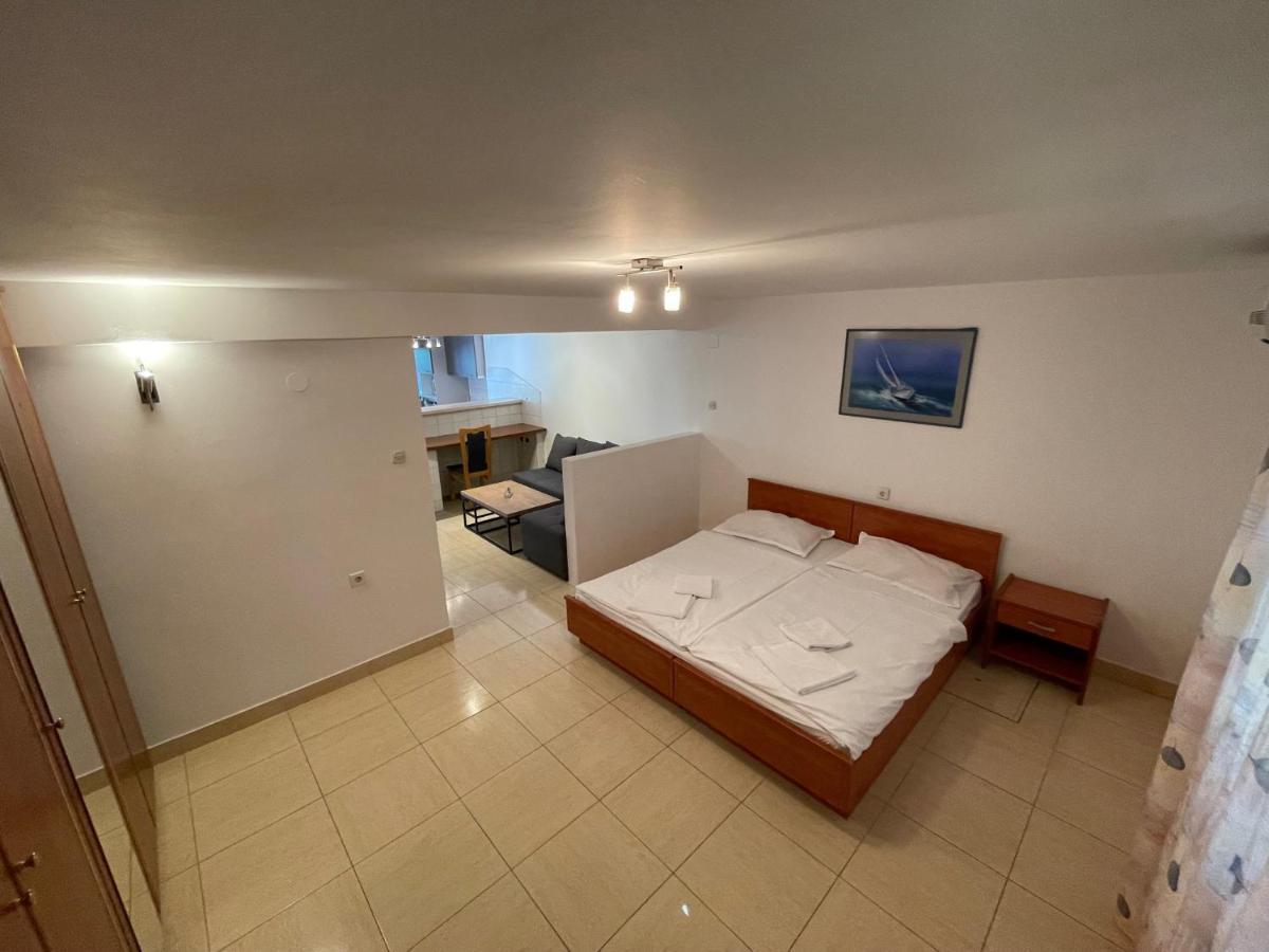 Apartment Victoria Stara Baska Exterior photo